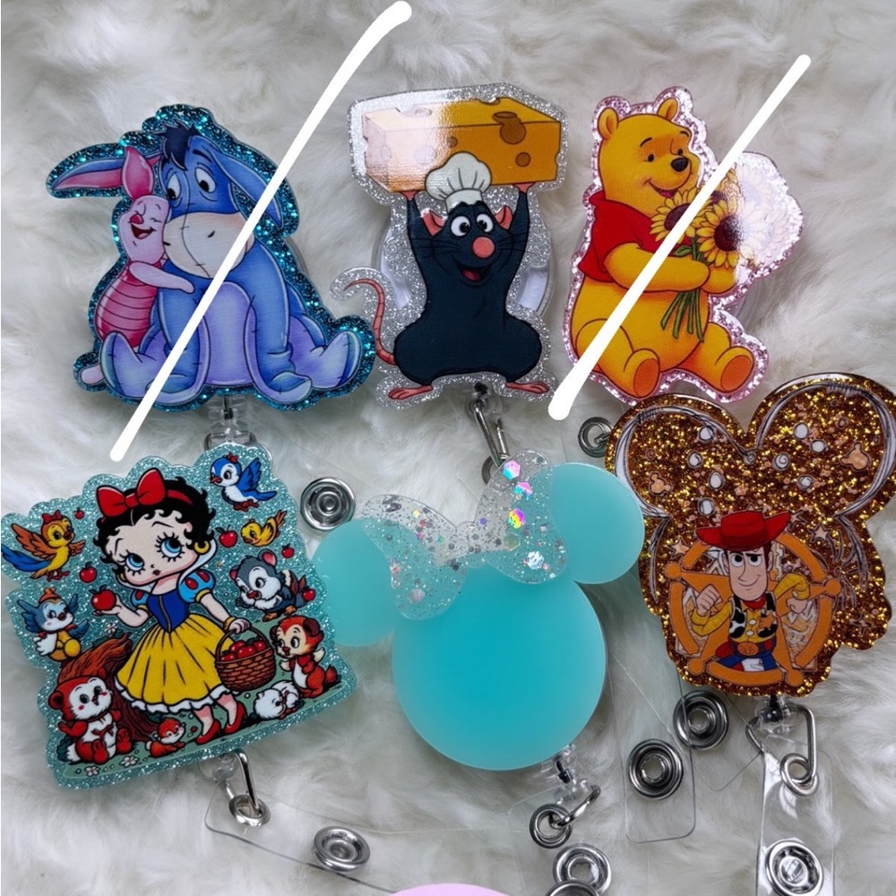 Character Badge Reels Holder
